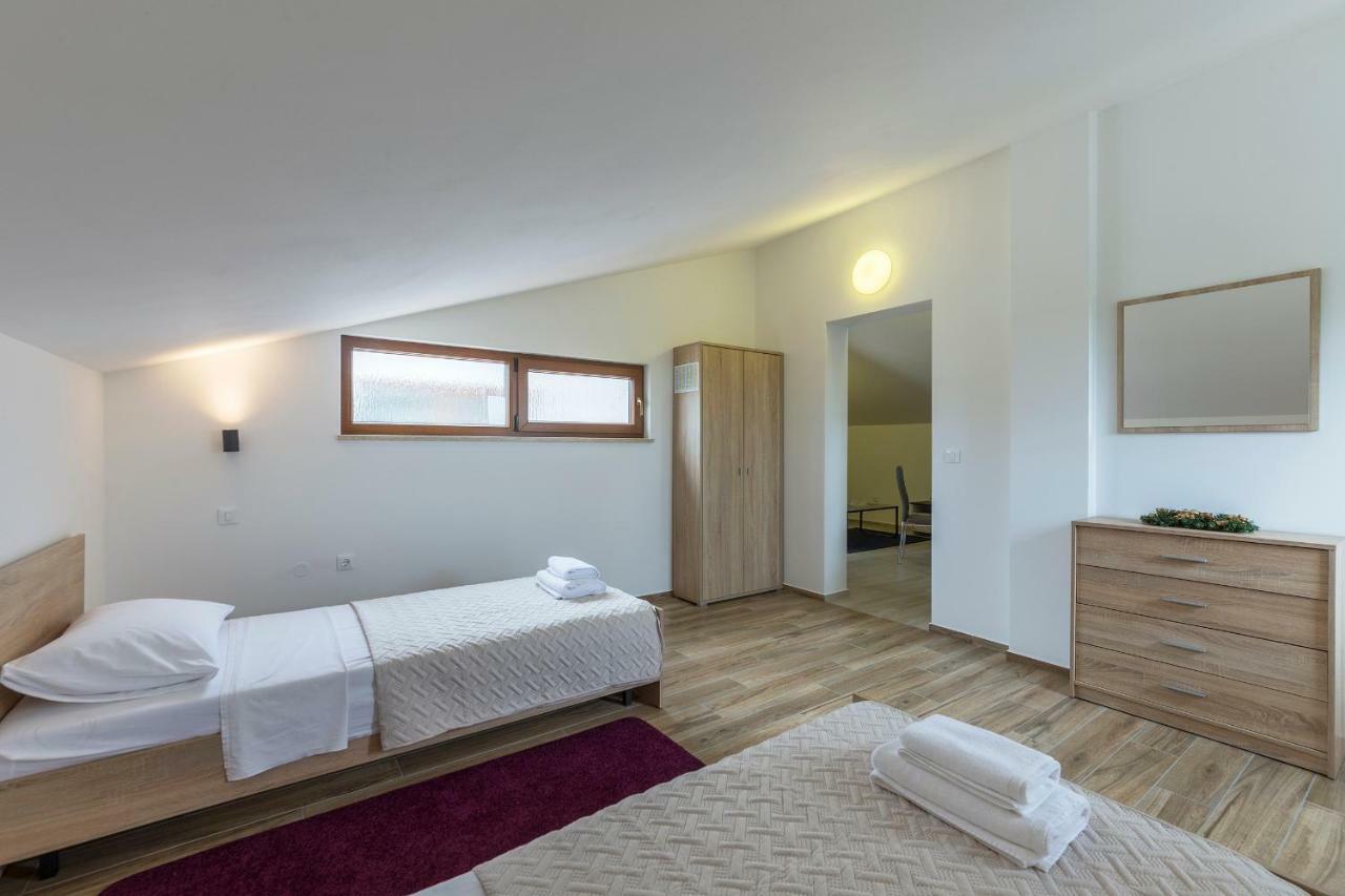 Apartmani Suzi Пула Экстерьер фото