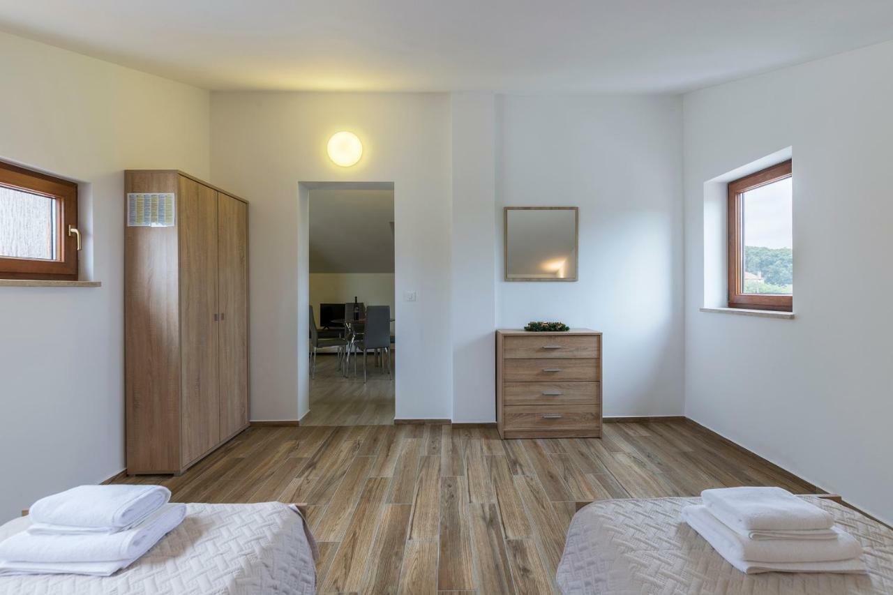 Apartmani Suzi Пула Экстерьер фото