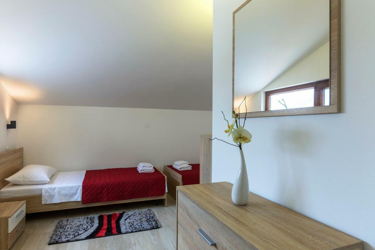 Apartmani Suzi Пула Экстерьер фото