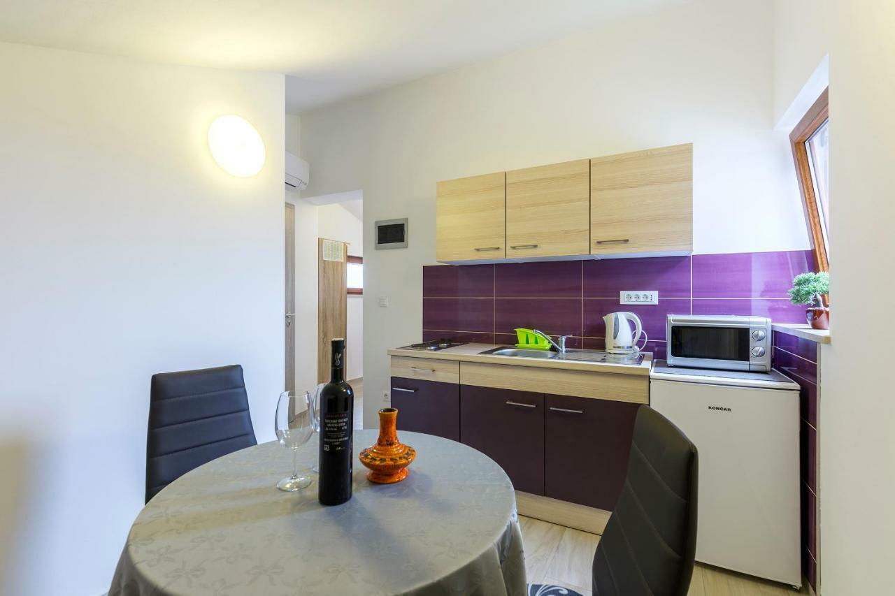 Apartmani Suzi Пула Экстерьер фото