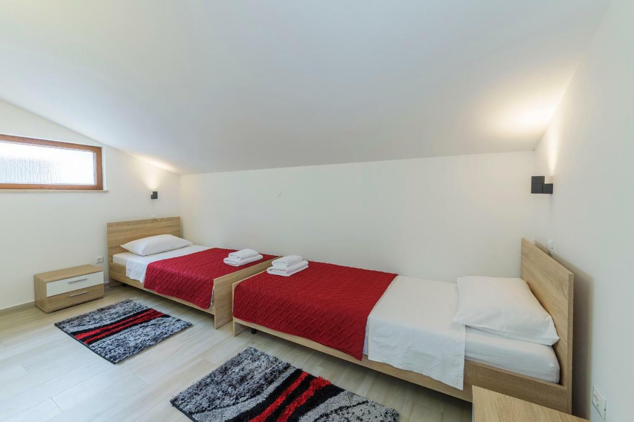 Apartmani Suzi Пула Экстерьер фото
